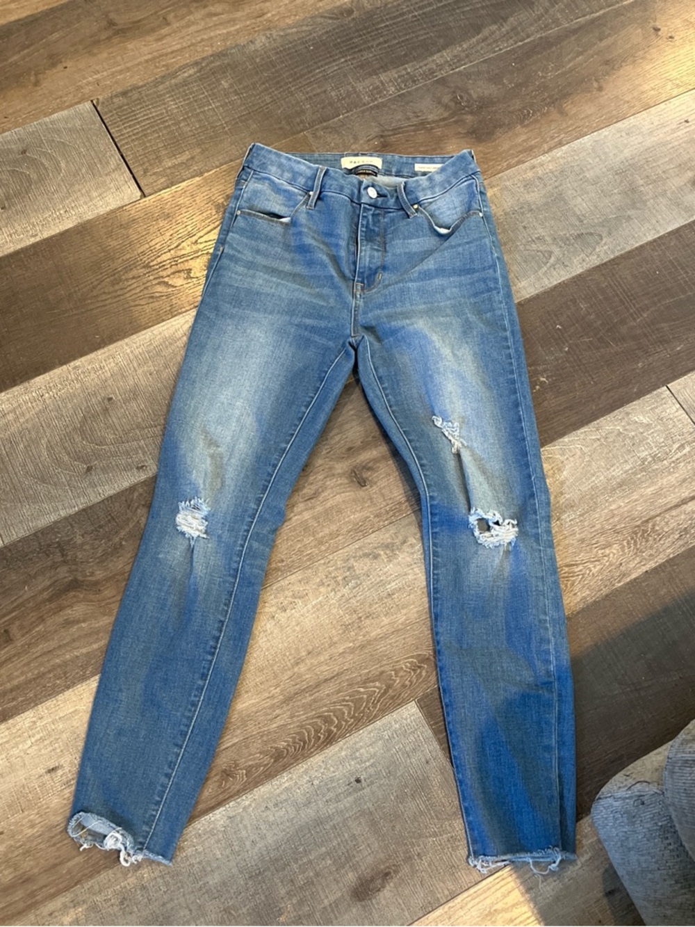 Pacsun sz 26 Women’s Distressed Blue Skinny jegging Jeans